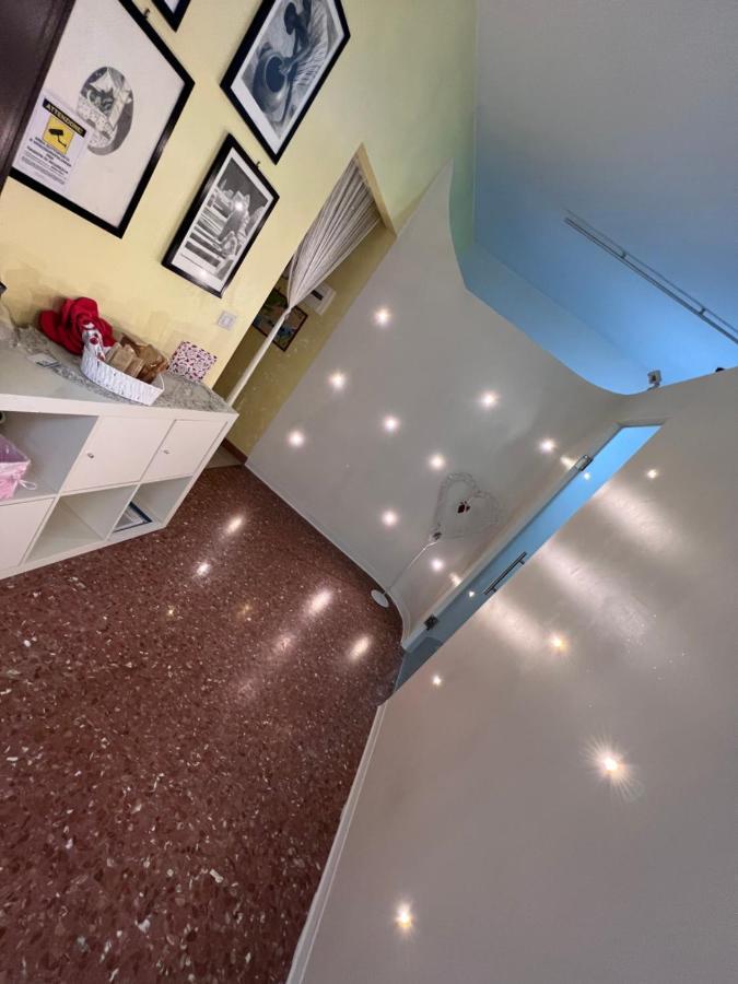 לינה וארוחת בוקר סן בנדטו דל טרנטו Casa Riri מראה חיצוני תמונה
